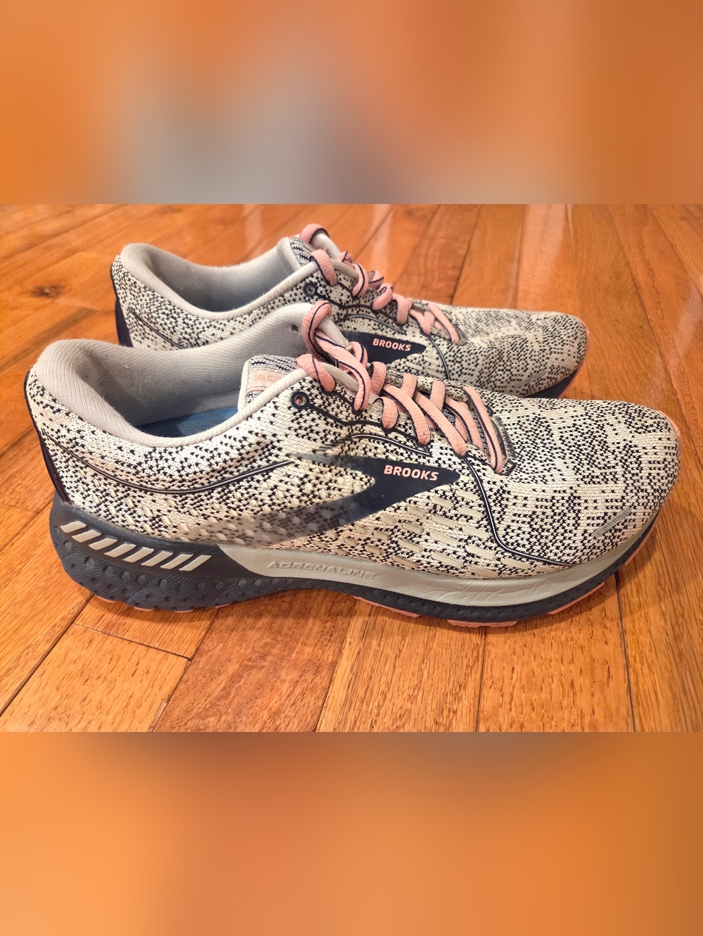 Brooks Adrenaline GTS 21 Women's 9